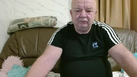 Snapshot of fullballs6 chatting on 17, 2, 2026 fullballs6 online show from 17, 2, 2026