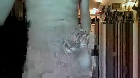 Snapshot of fullsvc chatting on 9, 11, 2025 fullsvc online show from 9, 11, 2025