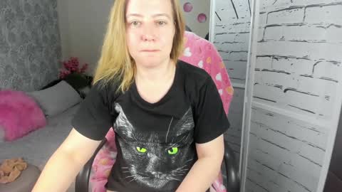 Snapshot of funny_bunny4 chatting on 6, 12, 2024 funny_bunny4 online show from 6, 12, 2024