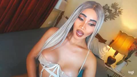 Snapshot of funtastic_harlow chatting on 28, 4, 2026 Maddonna online show from 28, 4, 2026