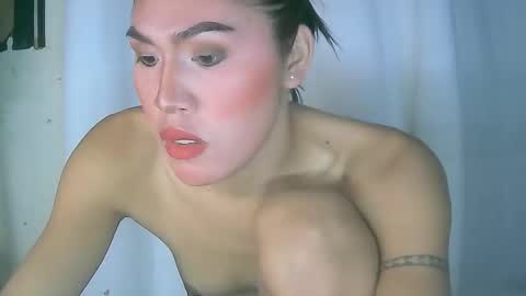 LIL LEE online show from 4, 3, 2025