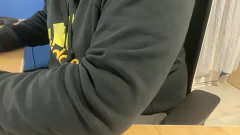 Snapshot of fuzitzu2 chatting on 20, 2, 2025 fuzitzu2 online show from 20, 2, 2025