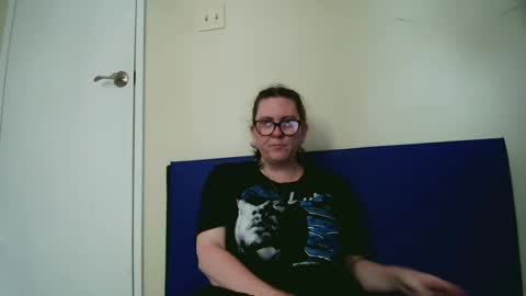 Snapshot of fuzzypeaches87 chatting on 20, 6, 2026 fuzzypeaches87 online show from 20, 6, 2026