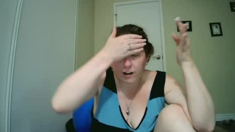 Snapshot of fuzzypeaches87 chatting on 2, 7, 2026 fuzzypeaches87 online show from 2, 7, 2026