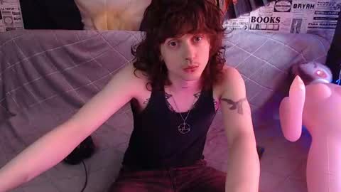 Snapshot of g1vememoney chatting on 25, 6, 2026 Ian online show from 25, 6, 2026