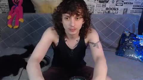 Snapshot of g1vememoney chatting on 1, 7, 2026 Ian online show from 1, 7, 2026