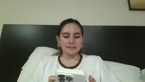 Snapshot of gabriela_miller_2 chatting on 17, 1, 2026 Gabriela Miller online show from 17, 1, 2026