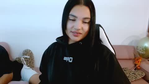 Snapshot of gaby_saikozz chatting on 11, 11, 2025 My name is Gabriela.. nice to meet you thumbs up please its very important to me online show from 11, 11, 2025