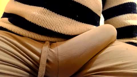 Snapshot of gae89tano chatting on 5, 3, 2026 gae89tano online show from 5, 3, 2026