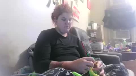 Snapshot of gamer202324 chatting on 28, 10, 2025 gamer202324 online show from 28, 10, 2025