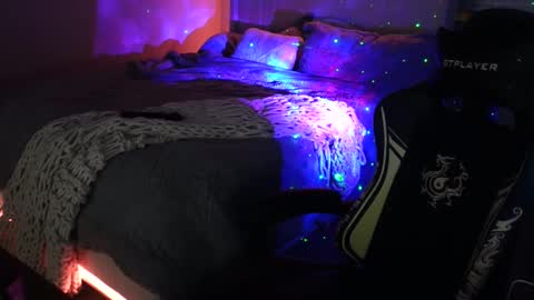 Jenna  - be back MONDAY night.  online show from 18, 1, 2026