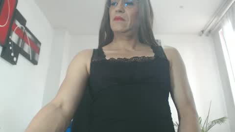 Lucy Fernanda online show from 28, 12, 2024
