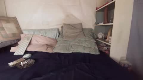 gayrobbin online show from 5, 11, 2025