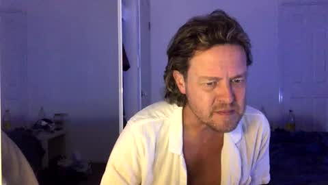 Snapshot of gcsurfer81 chatting on 20, 4, 2026 gcsurfer81 online show from 20, 4, 2026