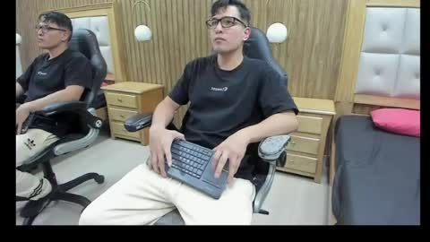 Snapshot of gean_mclovin chatting on 30, 4, 2026 Gean Mclovin online show from 30, 4, 2026