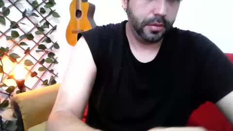 Snapshot of geeklatin88 chatting on 19, 10, 2025 geeklatin88 online show from 19, 10, 2025