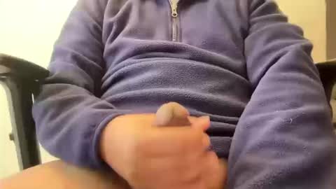 Snapshot of genesemens77 chatting on 14, 10, 2025 genesemens77 online show from 14, 10, 2025