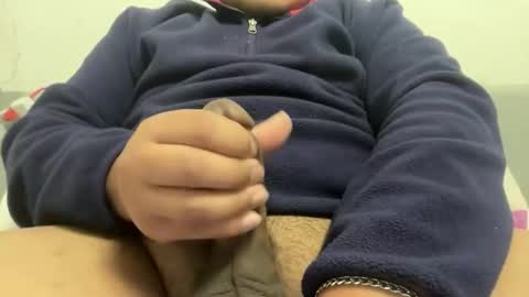 Snapshot of genesemens77 chatting on 17, 12, 2025 genesemens77 online show from 17, 12, 2025