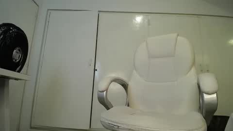 Snapshot of genesis_moretz chatting on 21, 1, 2025 GENESIS online show from 21, 1, 2025