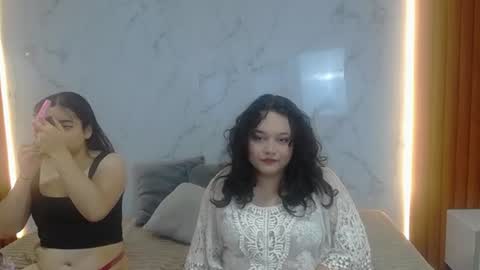 Snapshot of genesis_y_moon chatting on 14, 7, 2026 genesis_y_moon online show from 14, 7, 2026