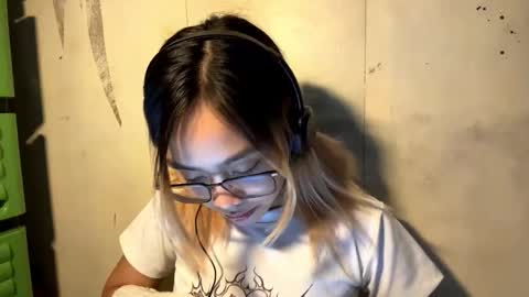 Snapshot of genesistresvant chatting on 23, 12, 2025 Yuki online show from 23, 12, 2025