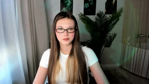 Snapshot of gentltease chatting on 18, 5, 2026 Alice online show from 18, 5, 2026