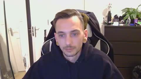 Snapshot of georgek0011 chatting on 11, 11, 2025 georgek0011 online show from 11, 11, 2025