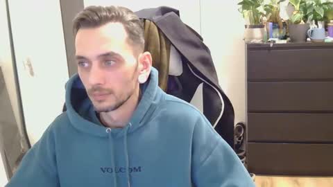 Snapshot of georgek0011 chatting on 16, 12, 2025 georgek0011 online show from 16, 12, 2025