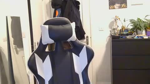 Snapshot of georgek0011 chatting on 12, 4, 2026 georgek0011 online show from 12, 4, 2026