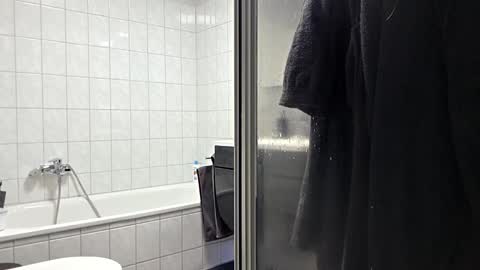 Snapshot of germinator33 chatting on 4, 11, 2025 germinator33 online show from 4, 11, 2025