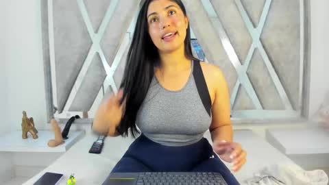 Danna Astrom online show from 18, 2, 2025