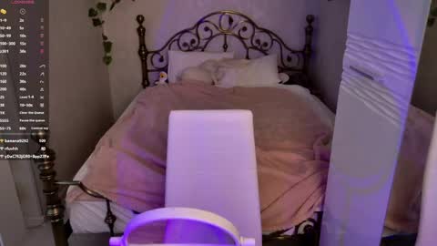 Snapshot of ghost_girlyy chatting on 18, 4, 2026 violeta online show from 18, 4, 2026