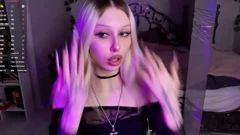 Snapshot of ghost_girlyy chatting on 12, 5, 2026 violeta online show from 12, 5, 2026