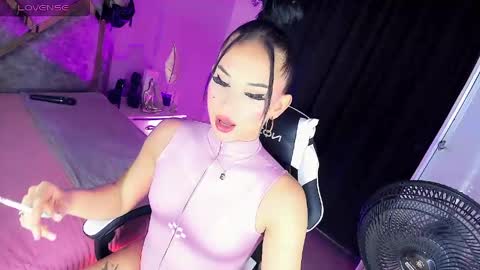 Gia Ferrara online show from 24, 4, 2026