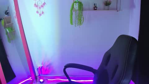 giaaaa   online show from 15, 3, 2026