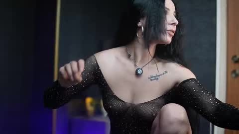  Gia  online show from 2, 12, 2025