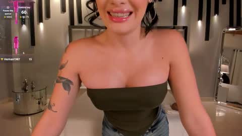 Gia Ferrera online show from 14, 12, 2025