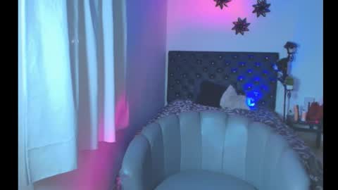 Snapshot of giannaroberts chatting on 1, 11, 2025 Giana Roberts online show from 1, 11, 2025