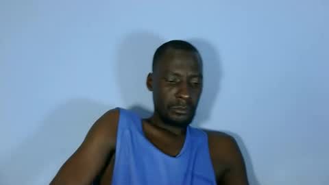 Snapshot of giant_couple chatting on 2, 6, 2026 giant_couple online show from 2, 6, 2026
