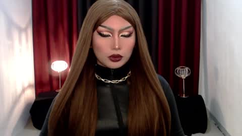 Snapshot of giaxxx01 chatting on 2, 2, 2025 Gia X online show from 2, 2, 2025