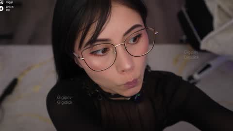 Snapshot of gigi_ulala chatting on 26, 9, 2025 80 off in my OF gigipriv online show from 26, 9, 2025