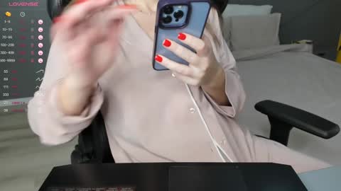 gigihadd online show from 1, 12, 2024