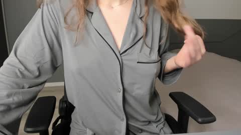 gigihadd online show from 11, 12, 2024