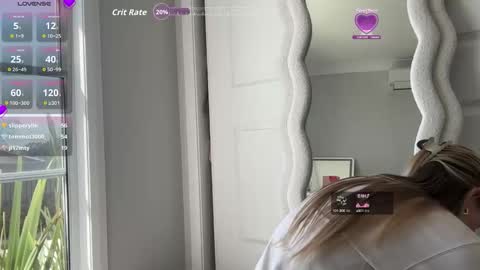 Snapshot of gigiilinks chatting on 3, 10, 2025 Gigi online show from 3, 10, 2025