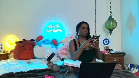 Snapshot of gigimcfee chatting on 12, 9, 2025 G Money online show from 12, 9, 2025