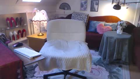 Snapshot of ginablondecam chatting on 15, 5, 2026 Gina online show from 15, 5, 2026