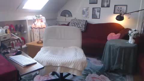 Snapshot of ginablondecam chatting on 10, 6, 2026 Gina online show from 10, 6, 2026