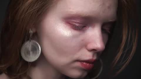        im expecting 350 thumbs up on my altar   online show from 23, 2, 2025