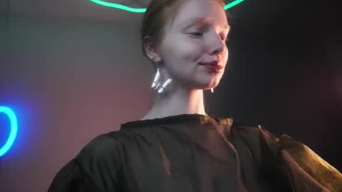        im expecting 350 thumbs up on my altar   online show from 14, 10, 2025