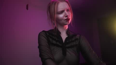        im expecting 350 thumbs up on my altar   online show from 28, 11, 2025